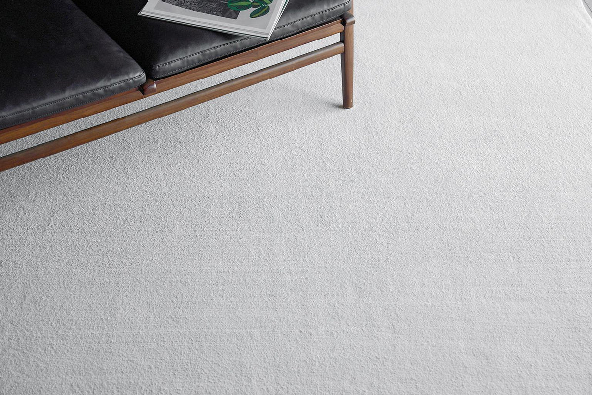 Exquisite Rugs Velutto Modern Handloomed Nylon 6537 White 2' x 3' Area Rug