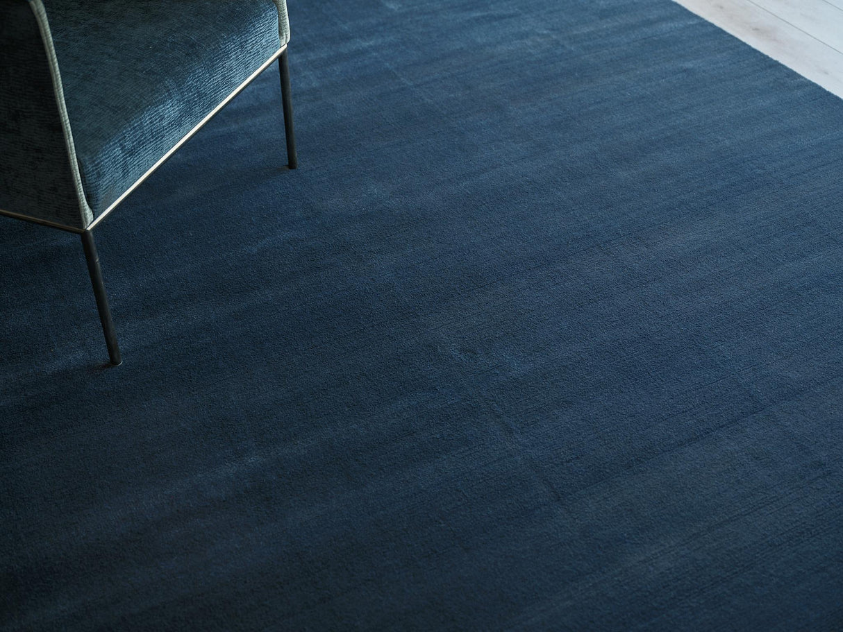 Exquisite Rugs Velutto Modern Handmade Silky Nylon in 6539 Navy 12' x 9' Area Rug