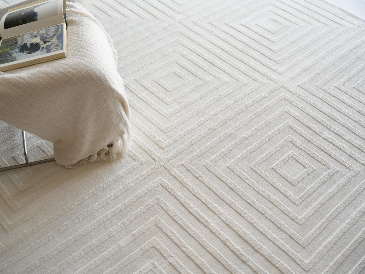 Exquisite Rugs Tovello Modern Handmade Silky Nylon in 6746 White 10' x 8' Area Rug