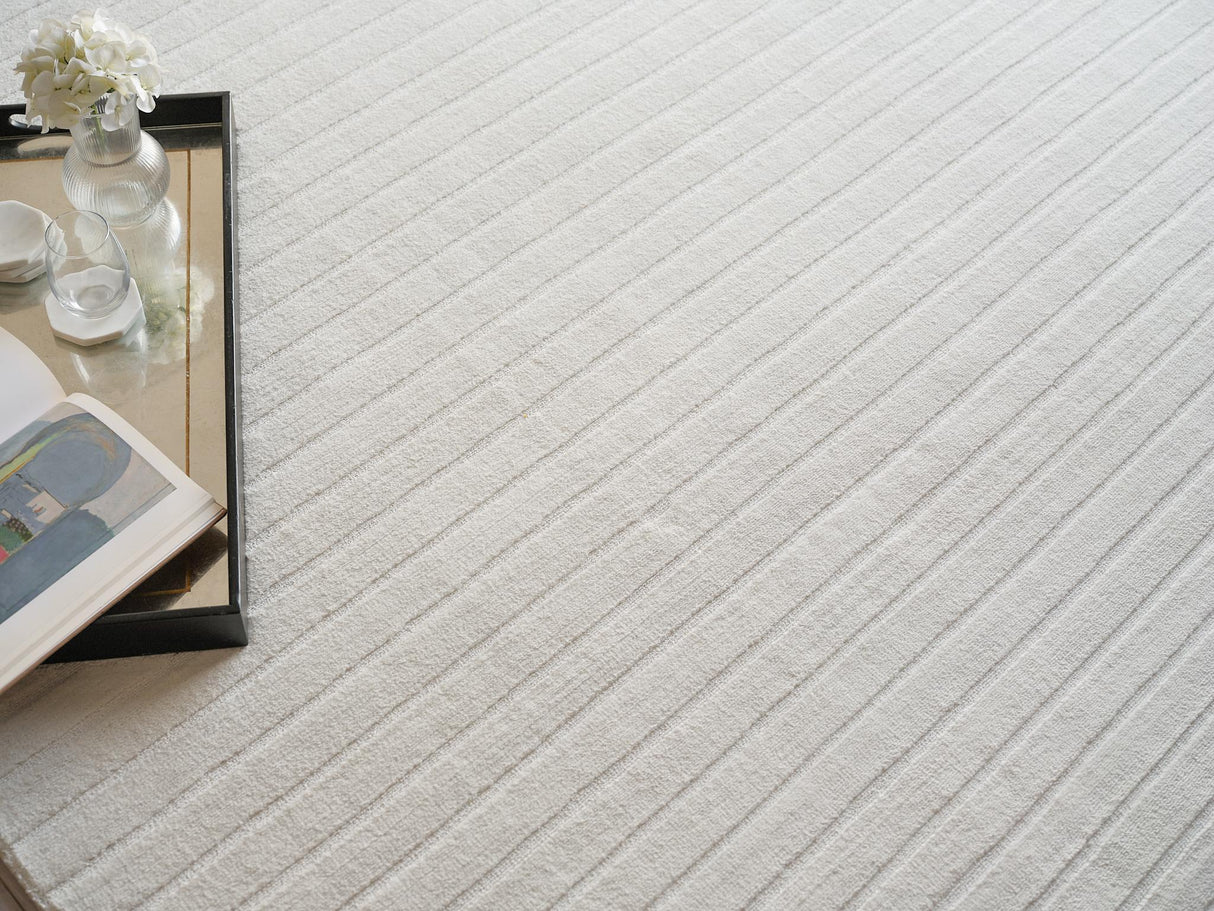 Exquisite Rugs Amani Modern Handmade Silky Nylon in 6763 White 12' x 15' Area Rug