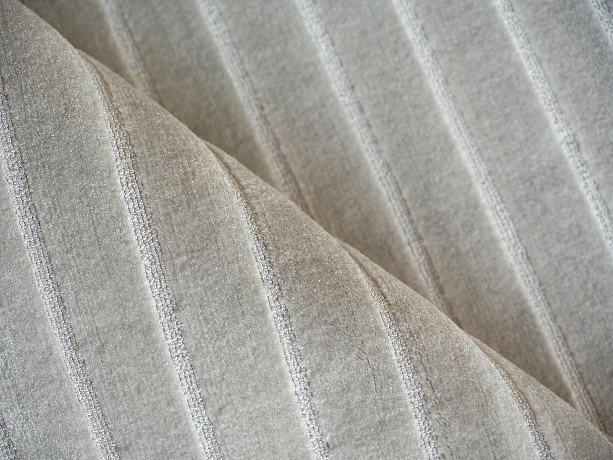 Exquisite Rugs Amani Modern Handmade Silky Nylon in 6764 Light Silver 10' x 14' Area Rug