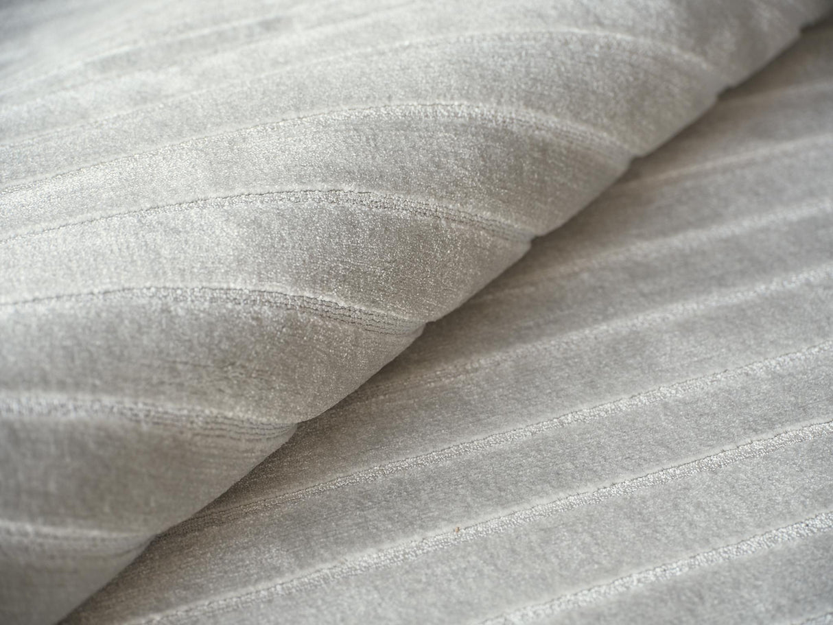 Exquisite Rugs Amani Modern Handmade Silky Nylon in 6764 Light Silver 15' x 15' Area Rug