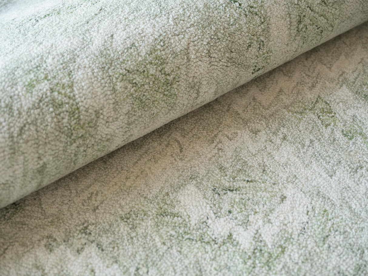 Exquisite Rugs Bargello Hand Tufted New Zealand Wool in 6817 Light Green 8' x 10' Area Rug