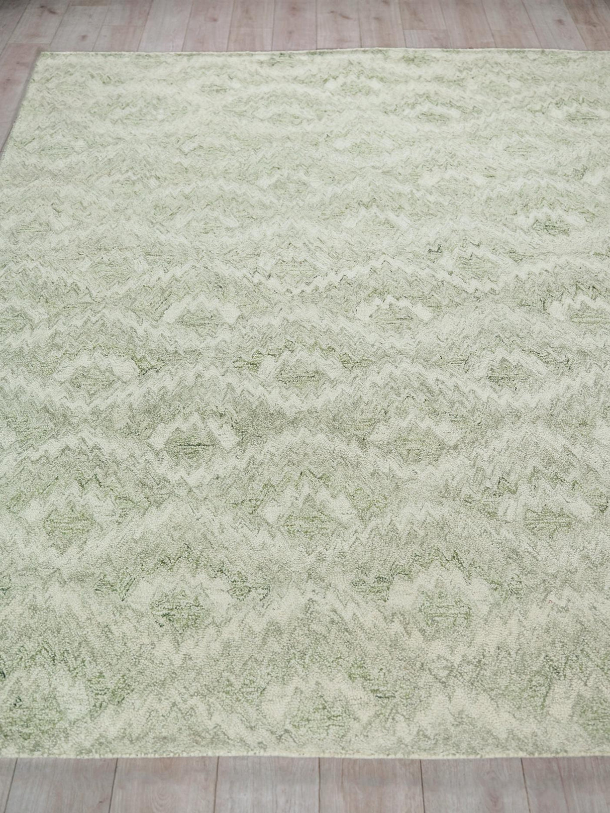 Exquisite Rugs Bargello Hand Tufted New Zealand Wool in 6817 Light Green 8' x 10' Area Rug