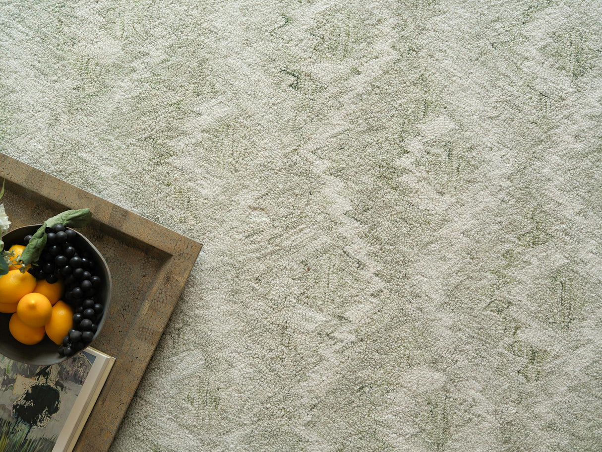 Exquisite Rugs Bargello Hand Tufted New Zealand Wool in 6817 Light Green 8' x 10' Area Rug