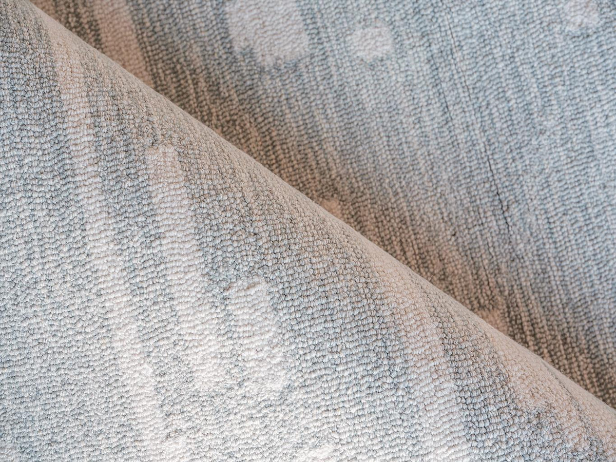 Exquisite Rugs Exquisite Rugs Carmel Handmade Hand-tufted New Zealand Wool on Canvas 6871 Light Gray/Ivory 14' x 18' Area Rug