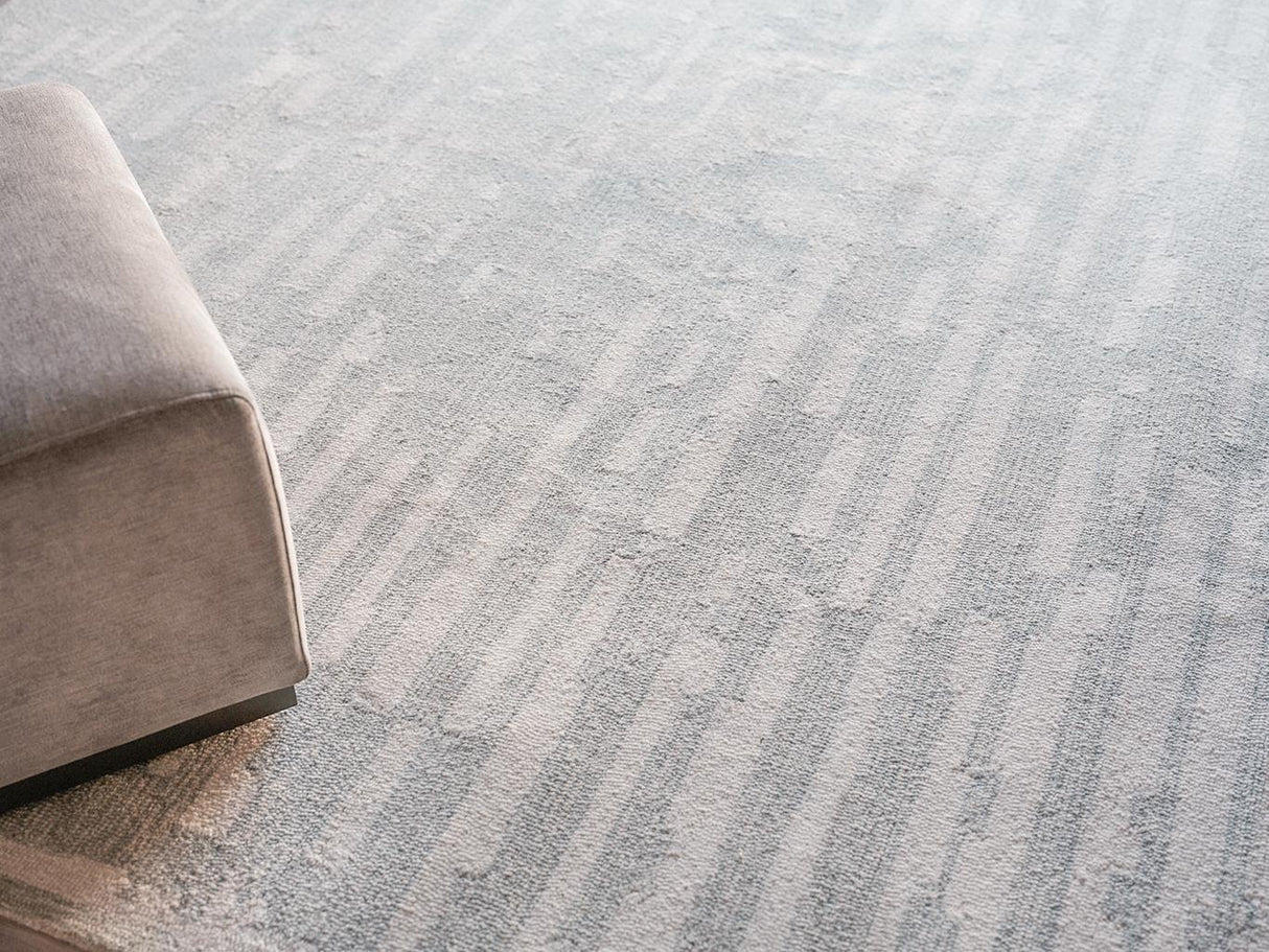 Exquisite Rugs Exquisite Rugs Carmel Handmade Hand-tufted New Zealand Wool on Canvas 6871 Light Gray/Ivory 14' x 18' Area Rug