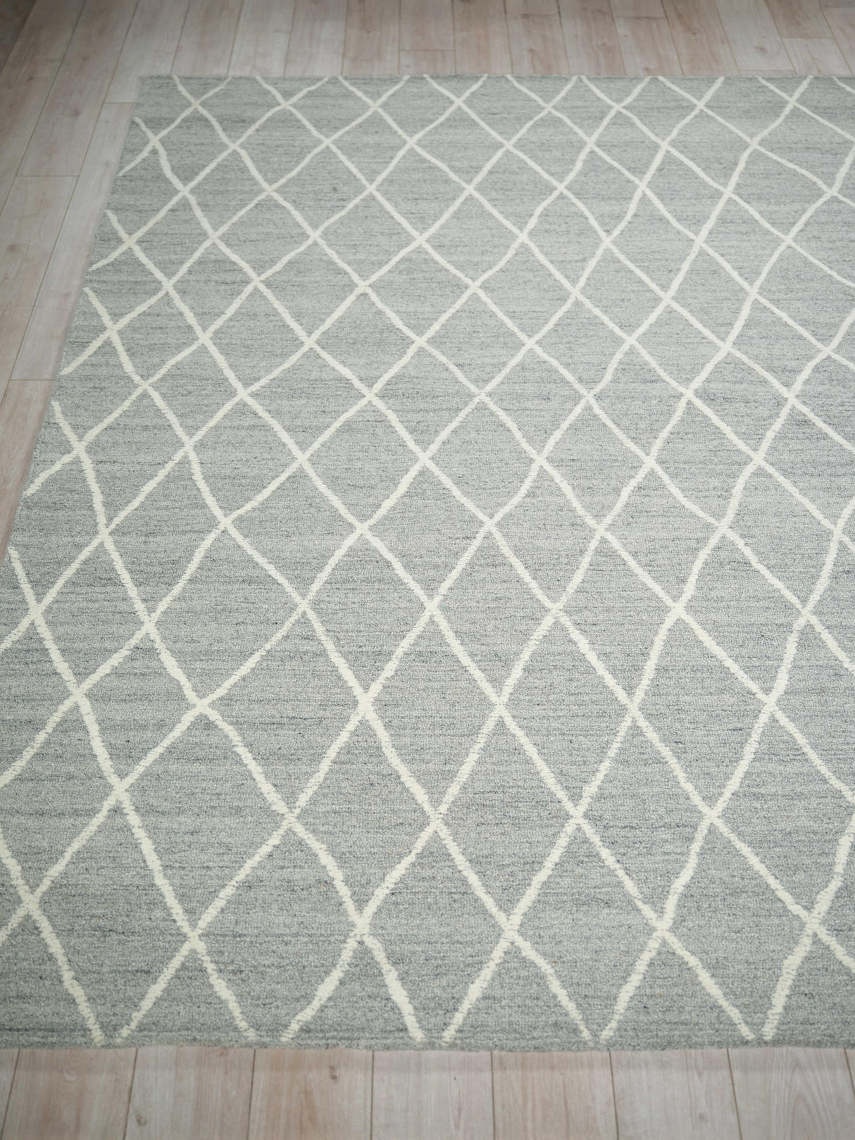 Exquisite Rugs Kodiak Hand Tufted New Zealand Wool in 7194 Gray/Ivory 4' x 6' Area Rug