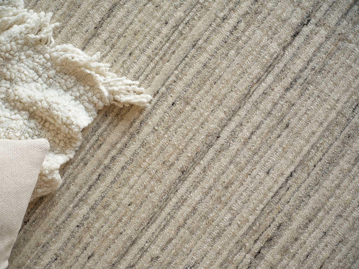 Exquisite Rugs Elko Hand Loomed New Zealand Wool in 7254 Gray 9' x 12' Area Rug