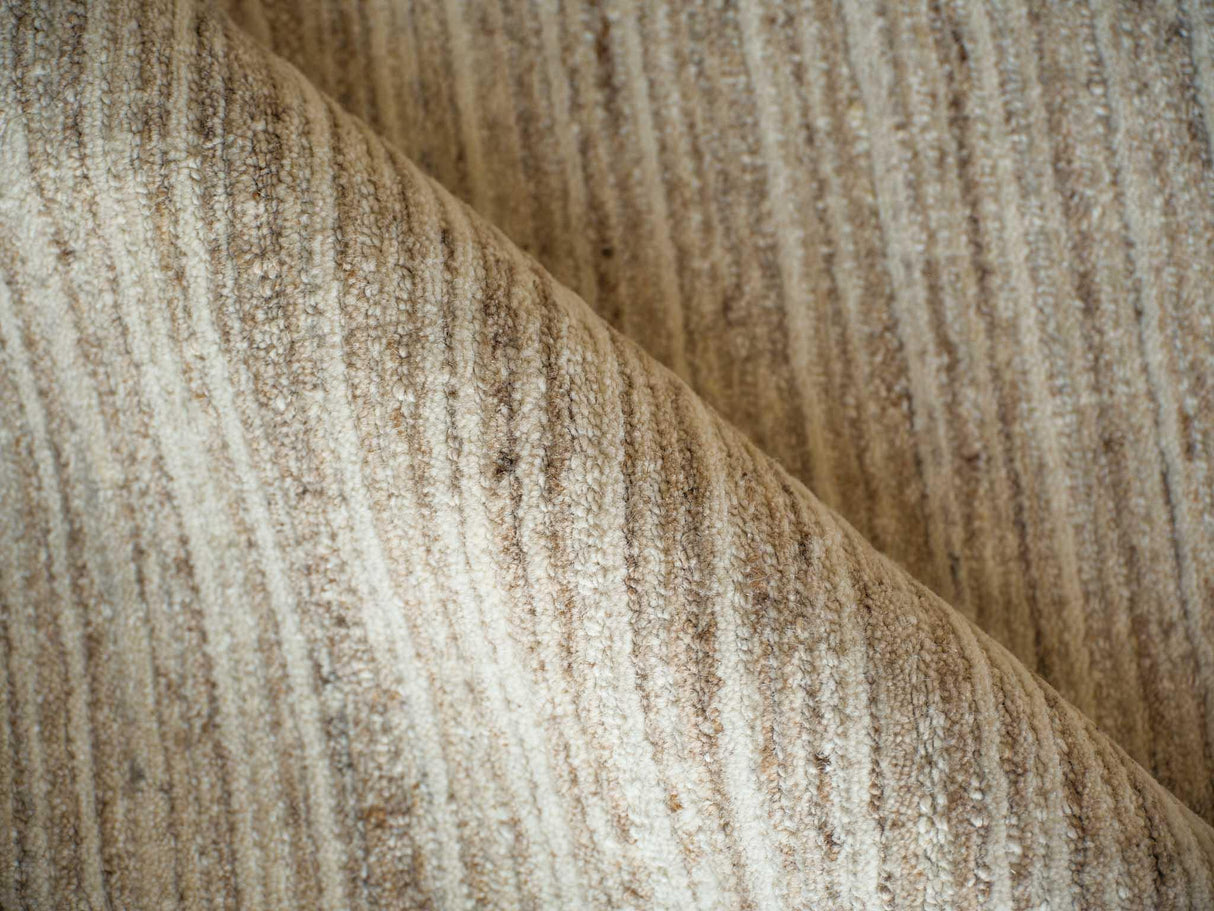 Exquisite Rugs Elko Hand Loomed New Zealand Wool in 7255 Beige 10' x 14' Area Rug