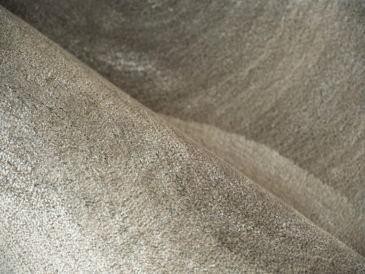 Exquisite Rugs Mitomo Hand Tufted Wool/Bamboo Silk in 7272 Charcoal/Ivory 10' x 14' Area Rug