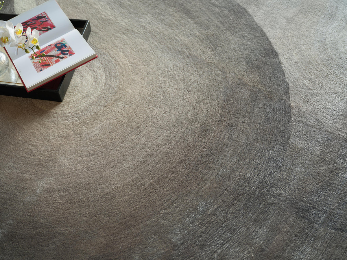 Exquisite Rugs Mitomo Hand Tufted Wool/Bamboo Silk in 7272 Charcoal/Ivory 9' x 12' Area Rug