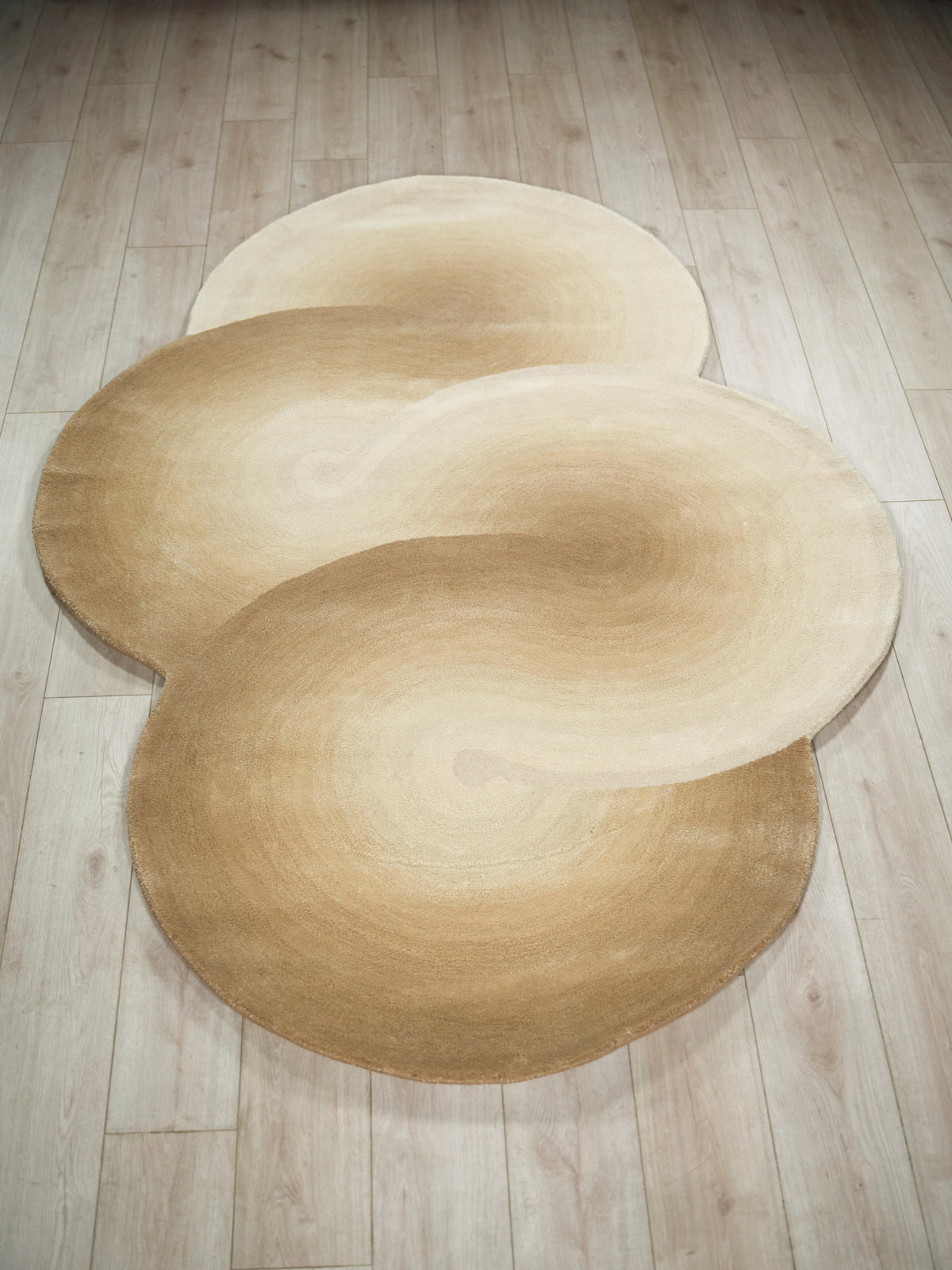 Exquisite Rugs Mitomo Hand Tufted Wool/Bamboo Silk in 7273 Light Beige/Ivory 7' x 5' Area Rug