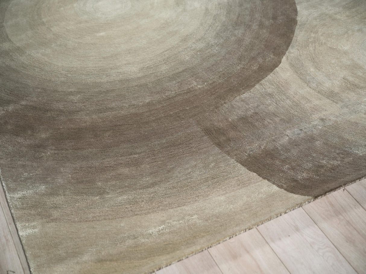 Exquisite Rugs Mitomo Hand Tufted Wool/Viscose in 7274 Taupe 9' x 6' Area Rug