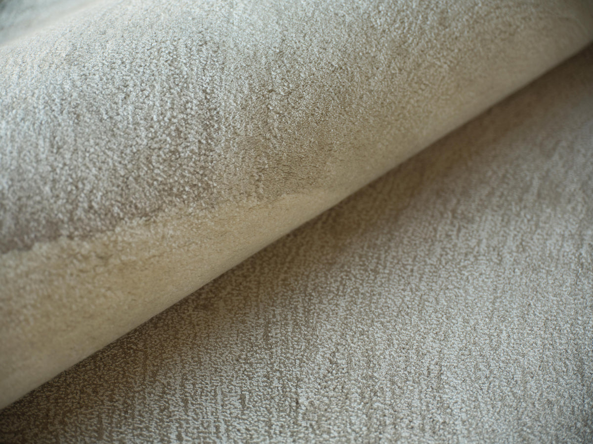 Exquisite Rugs Mitomo Hand Tufted Wool/Bamboo Silk in 7275 Pearl 5' x 7' Area Rug