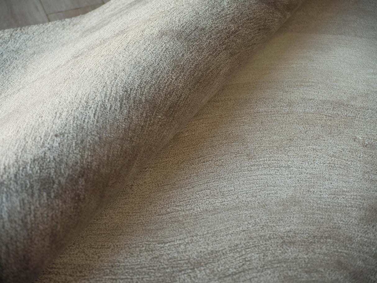 Exquisite Rugs Mitomo Hand Tufted Wool/Bamboo Silk in 7278 Charcoal/Ivory 4' x 6' Area Rug