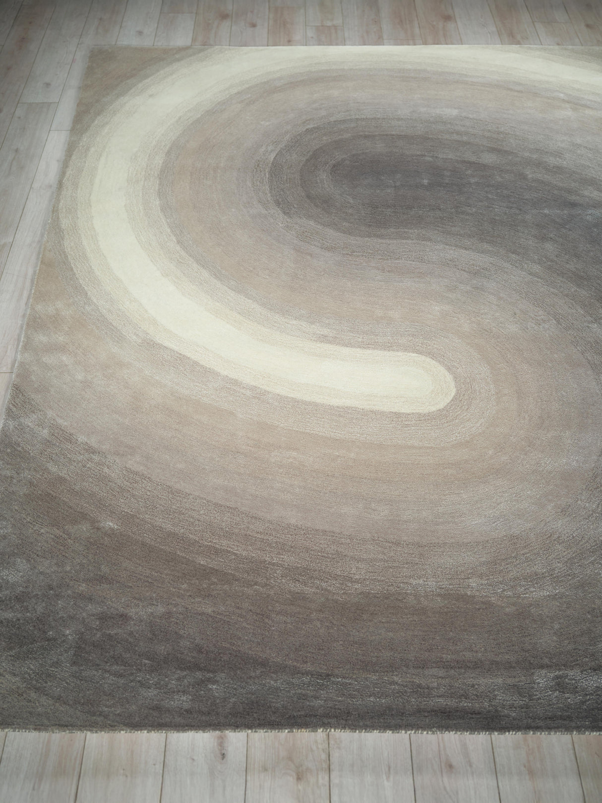 Exquisite Rugs Mitomo Hand Tufted Wool/Bamboo Silk in 7278 Charcoal/Ivory 8' x 10' Area Rug