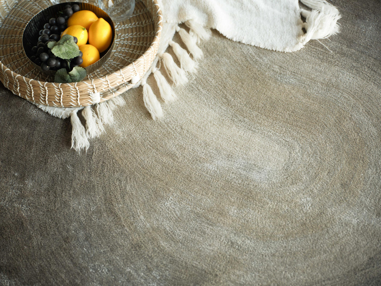 Exquisite Rugs Mitomo Hand Tufted Wool/Bamboo Silk in 7280 Taupe 7' x 5' Area Rug
