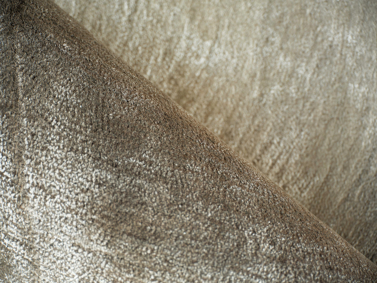 Exquisite Rugs Mitomo Hand Tufted Wool/Bamboo Silk in 7280 Taupe 8' x 10' Area Rug