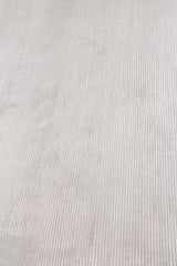 Exquisite Rugs Dove Hand Loomed Viscose in 9414 White 6' x 9' Area Rug