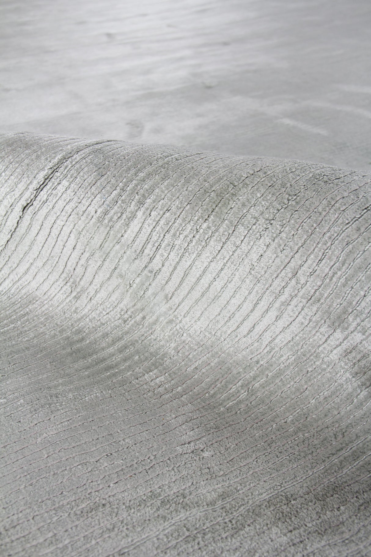 Exquisite Rugs Dove Hand Loomed Viscose in 9481 Light Blue 12' x 15' Area Rug