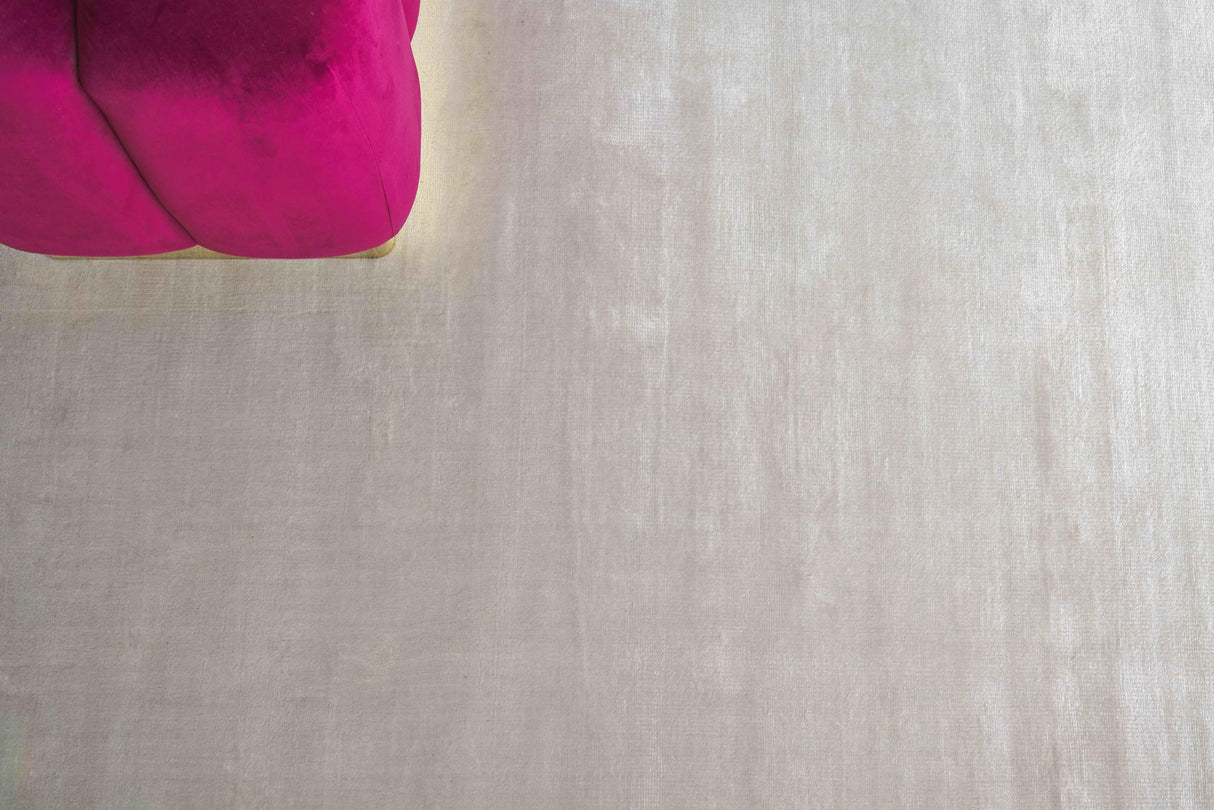 Exquisite Rugs Dove Plain Hand Loomed Viscose in 9654 Silver 12' x 15' Area Rug