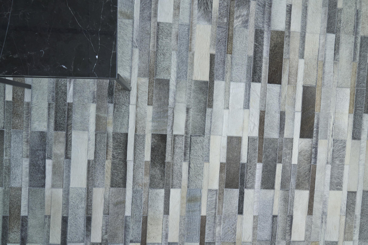 Exquisite Rugs Natural Hide Hand-stitched Leather Hide 9785 Gray 8' x 10' Area Rug