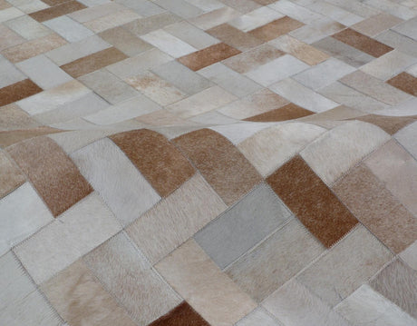 Exquisite Rugs Natural Hide Handmade Leather Hide in 9819 Ivory 8' x 11' Area Rug