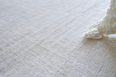 Exquisite Rugs Purity Hand-loomed Bamboo Silk 9913 Ivory 6' x 9' Area Rug