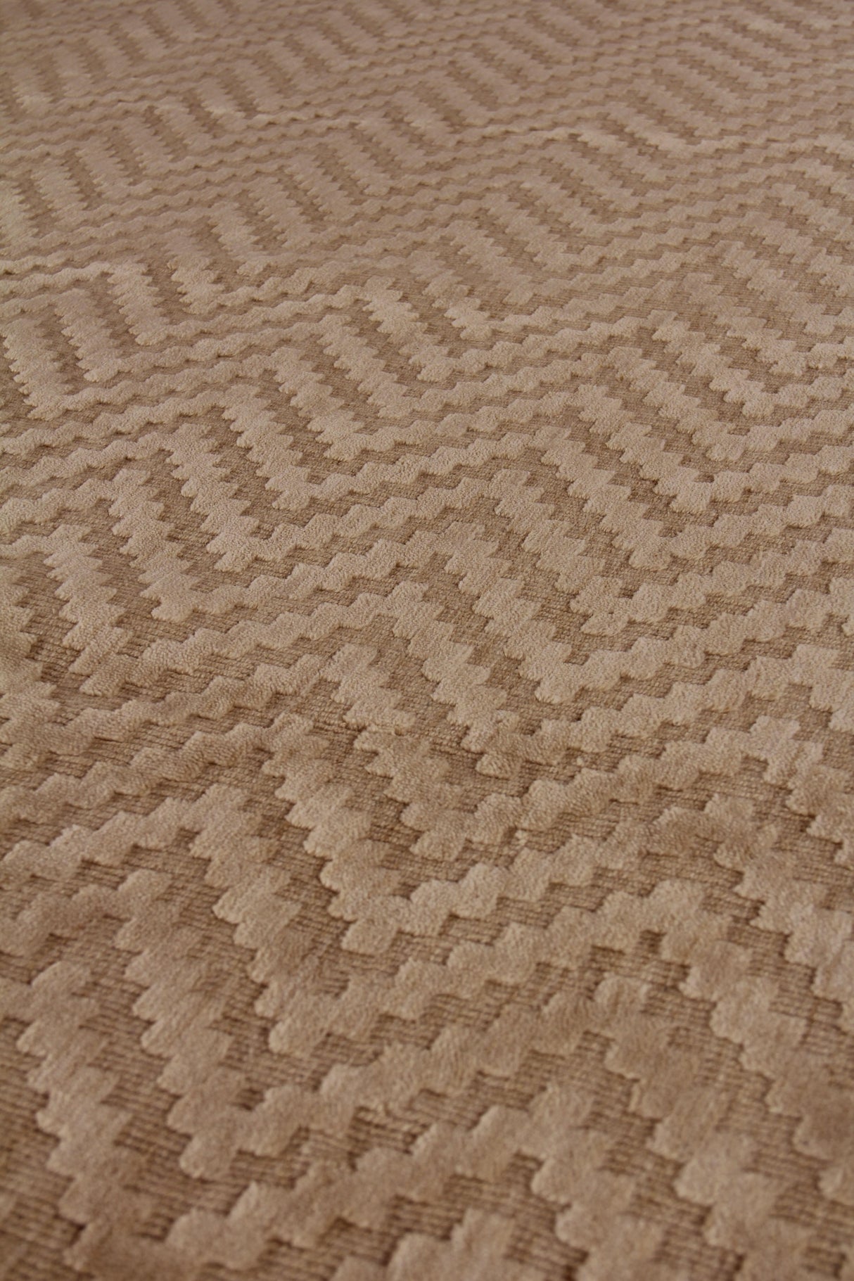 Exquisite Rugs Demani Hand Loomed New Zealand Wool in 9944 Straw 8' x 10' Area Rug
