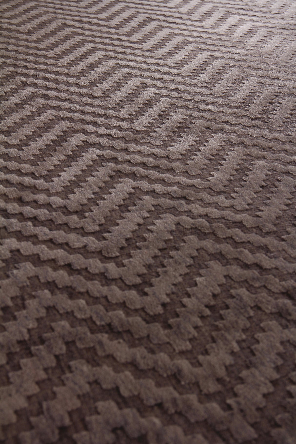 Exquisite Rugs Demani Hand Loomed New Zealand Wool in 9946 Brown 14' x 18' Area Rug