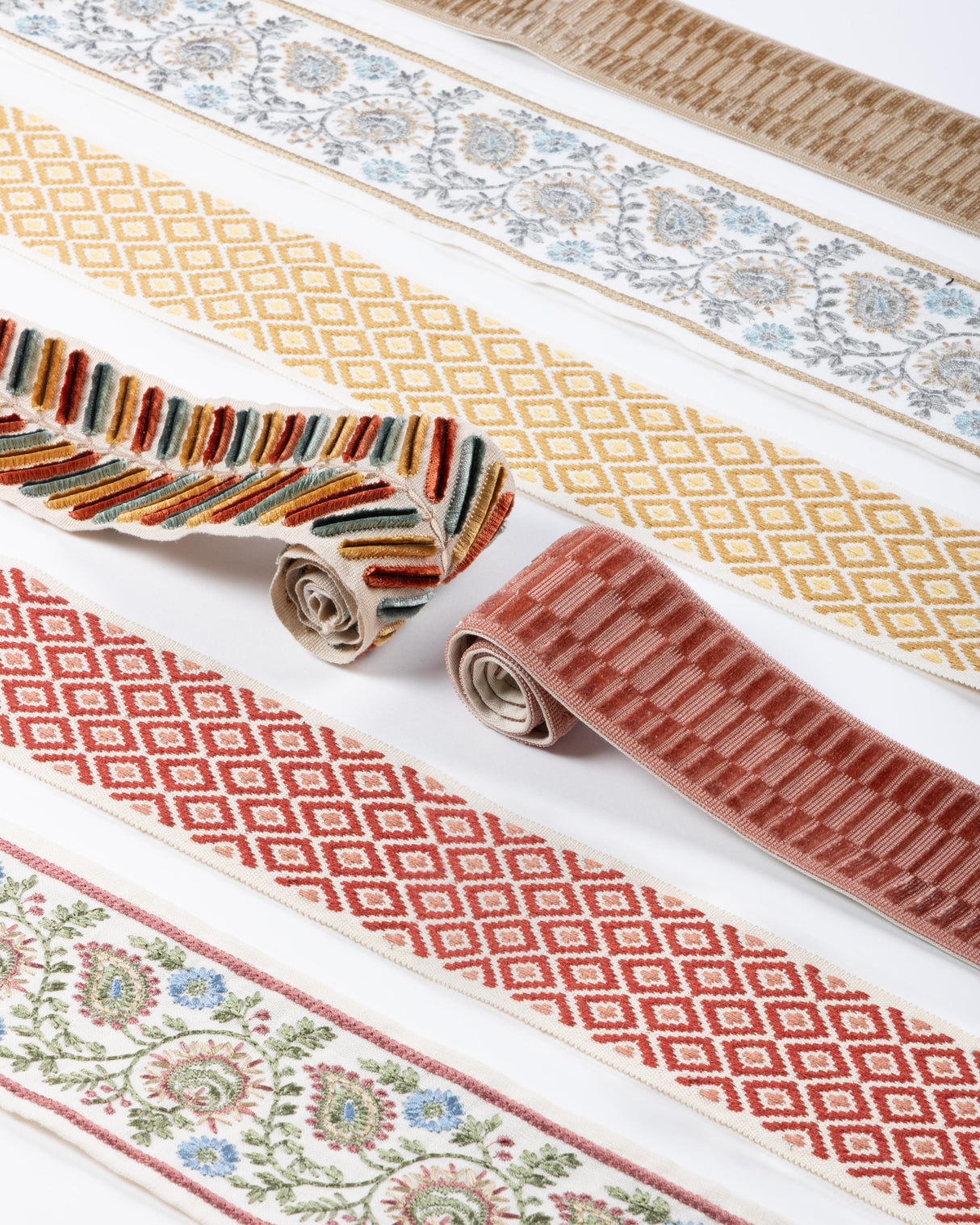 Lee Jofa WINGFIELD EMB TAPE GROVE Trim