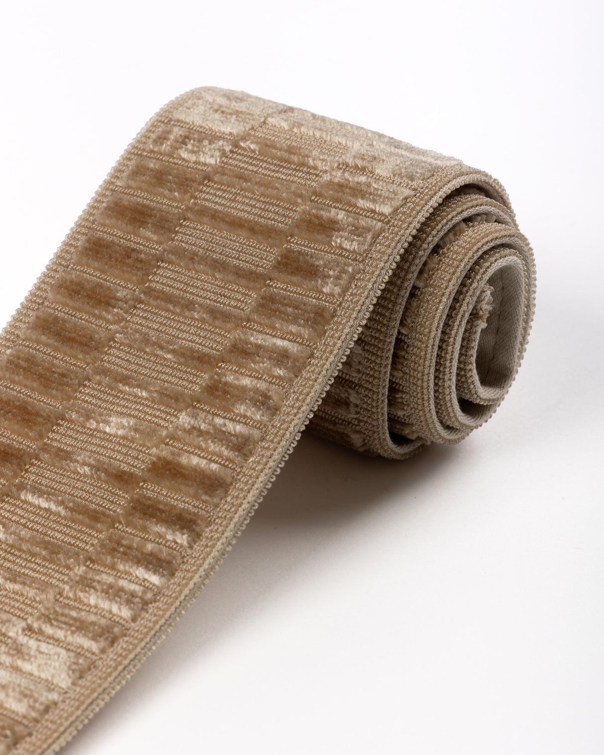 Lee Jofa ELSTON VELVET TAPE SAND Trim