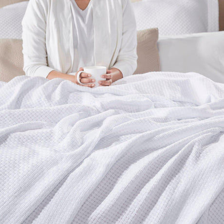 Orchids Lux Hudson Geomatric White 110 X 96 Blanket