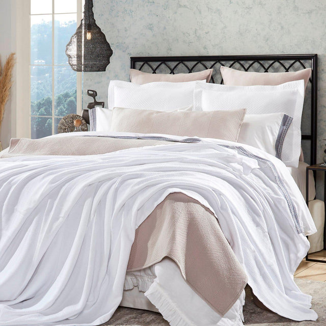 Orchids Lux Riviera Geomatric White 94 X 96 Blanket