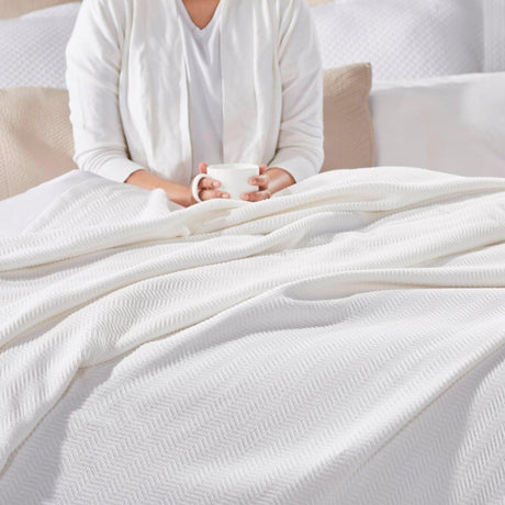 Orchids Lux Riviera Geomatric Off-White 94 X 96 Blanket