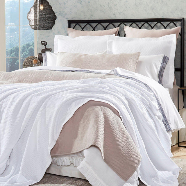 Orchids Lux Newpor Geomatric White 110 X 96 Blanket