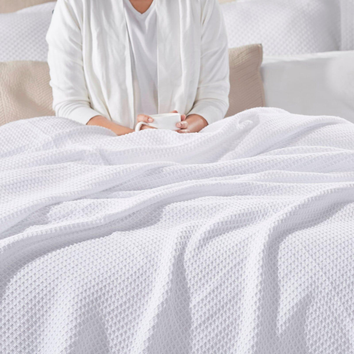 Orchids Lux Newpor Geomatric White 110 X 96 Blanket