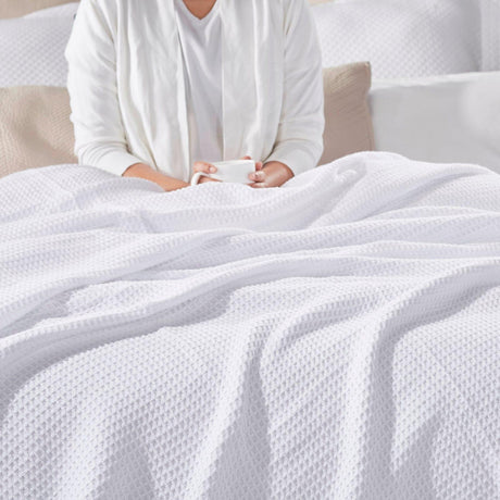 Orchids Lux Newpor Geomatric White 110 X 96 Blanket