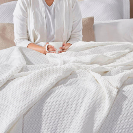 Orchids Lux Newpor Geomatric Off-White 94 X 96 Blanket