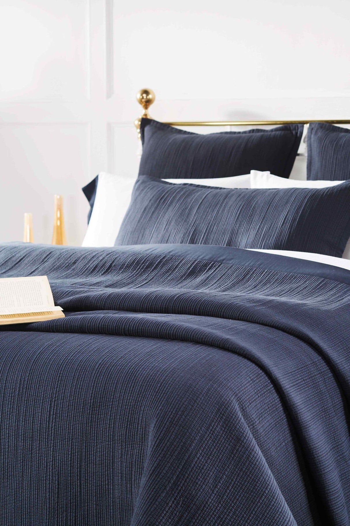 Orchids Lux Laela Stripes Navy 110 X 96 Coverlet