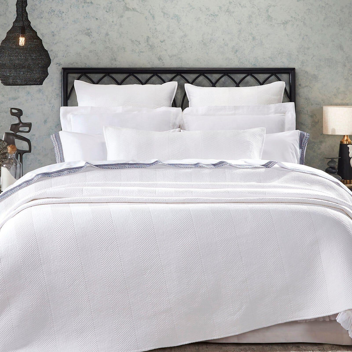 Orchids Lux Athena Chevron White 94 X 96 Coverlet