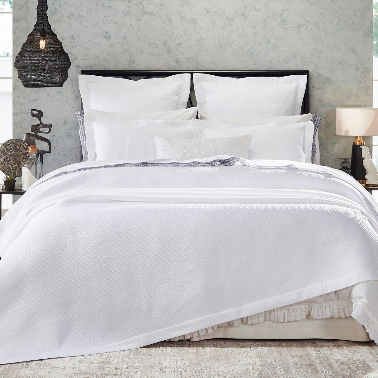 Orchids Lux Hamilton Geomatric White 94 X 96 Matelasse Coverlet