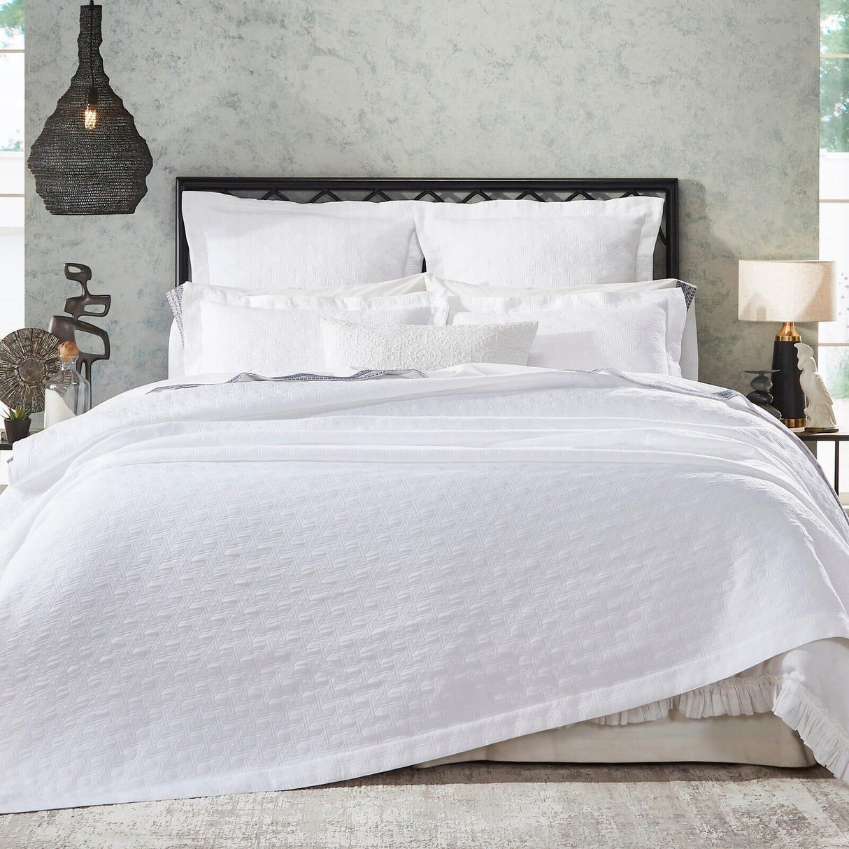 Orchids Lux Frontier Geomatric White 94 X 96 Matelasse Coverlet