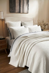 Orchids Lux Maze Geomatric White 94 X 96 Coverlet