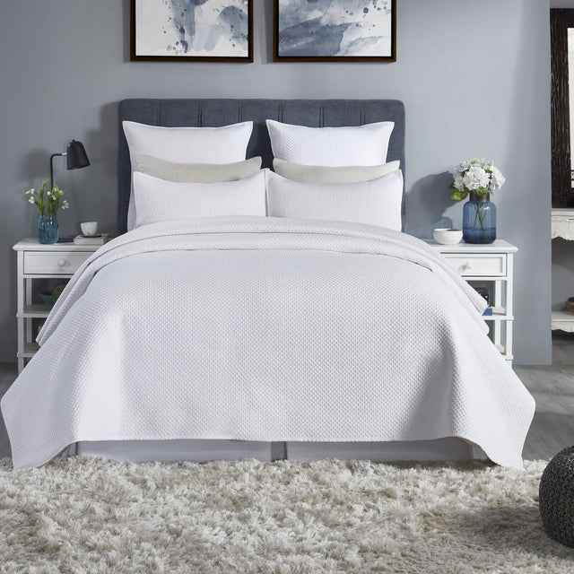 Orchids Lux Velentina Geomatric White 110 X 96 Coverlet