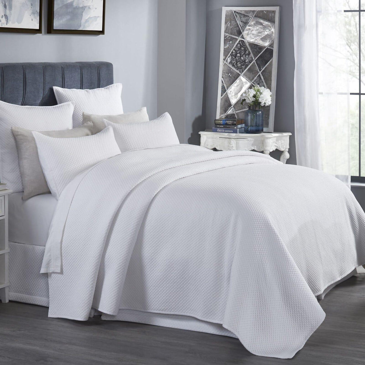 Orchids Lux Velentina Geomatric White 110 X 96 Coverlet