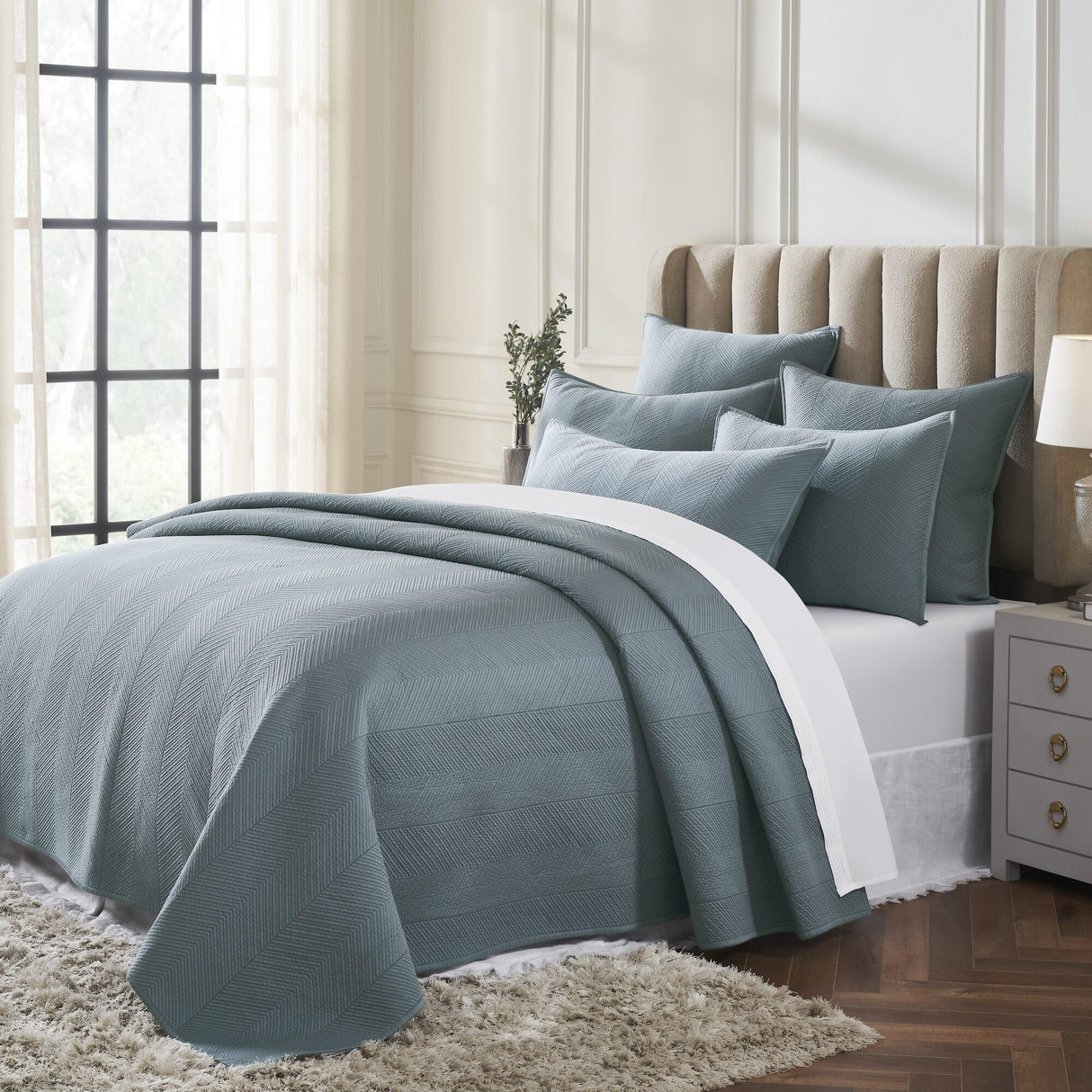 Orchids Lux Athena Chevron Ocean 110 X 96 Coverlet