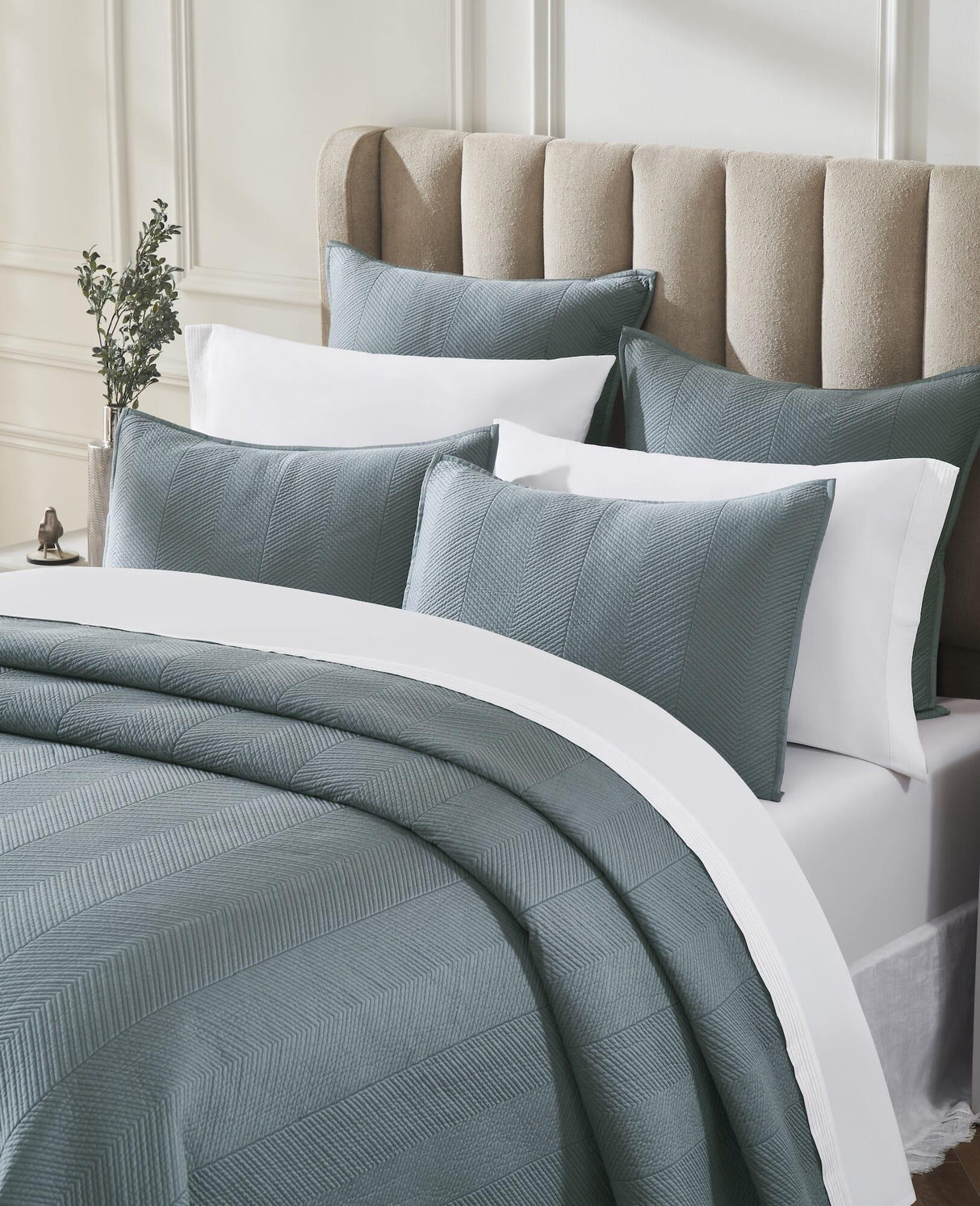 Orchids Lux Athena Chevron Ocean 110 X 96 Coverlet