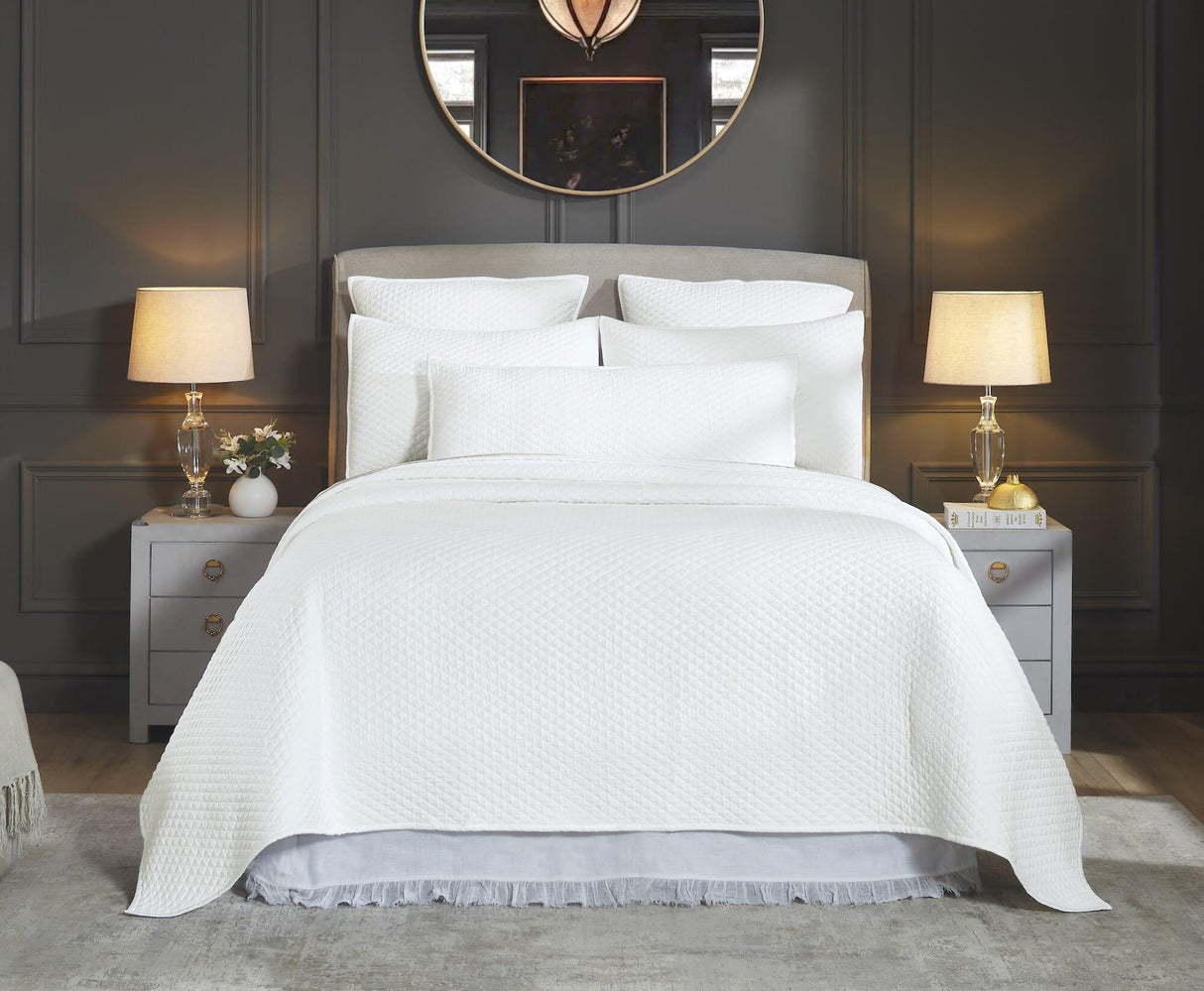 Orchids Lux Merida Geomatric White 94 X 96 Quilted Coverlet